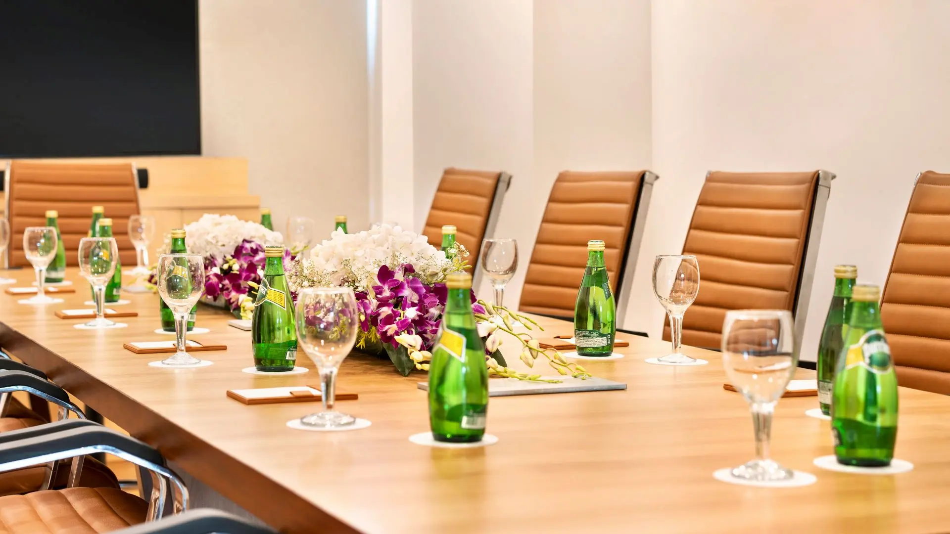 Read more about the article The Business Traveller’s Wellness Guide: From Boardroom to Spa Room