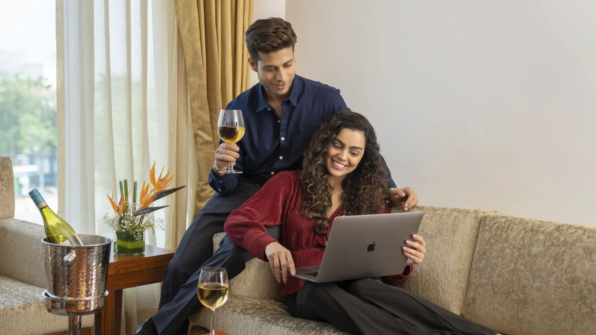 Read more about the article Where Work Meets Comfort: Inside the Premier Business Hotel in Noida